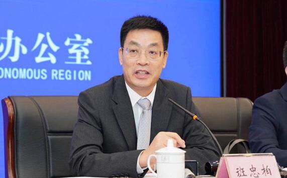班忠柏簡歷：廣西政協(xié)民族和宗教委主任班忠柏，曾任廣西民宗委主任，防城港市長