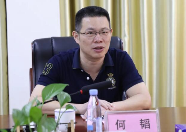 何韜簡歷：柳州市柳城縣委副書記、縣長何韜，曾任柳州市住建局局長，柳城縣委常委、常務副縣長