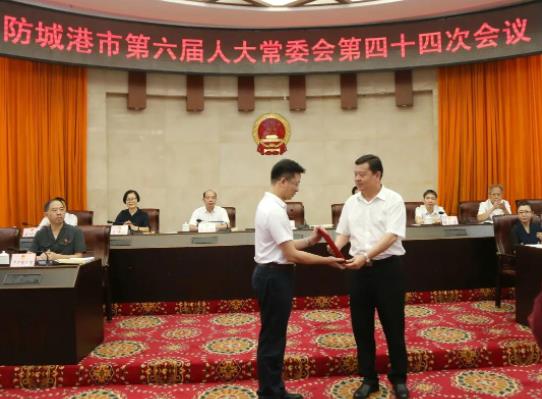 覃匯簡歷：覃匯任防城港市副市長、公安局局長，曾任廣西自治區(qū)政法委辦公室主任