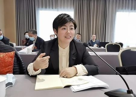 歐彥伶簡歷：河池市商務(wù)局局長歐彥伶，曾任羅城縣副縣長、人大副主任