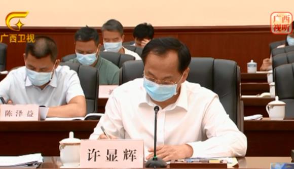 許顯輝簡歷：廣西自治區(qū)政府副主席許顯輝，曾任湖南省副省長、公安廳廳長