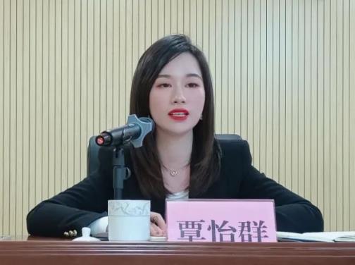覃怡群簡歷：來賓市興賓區(qū)農(nóng)機中心副主任覃怡群，曾任來賓市興賓區(qū)委辦副主任、興賓區(qū)團委書記