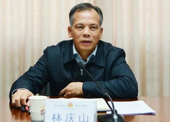 林慶山簡歷：欽州市政協(xié)副主席林慶山被抓接受審查調查，曾任欽州市委常委、政法委書記、市委秘書長